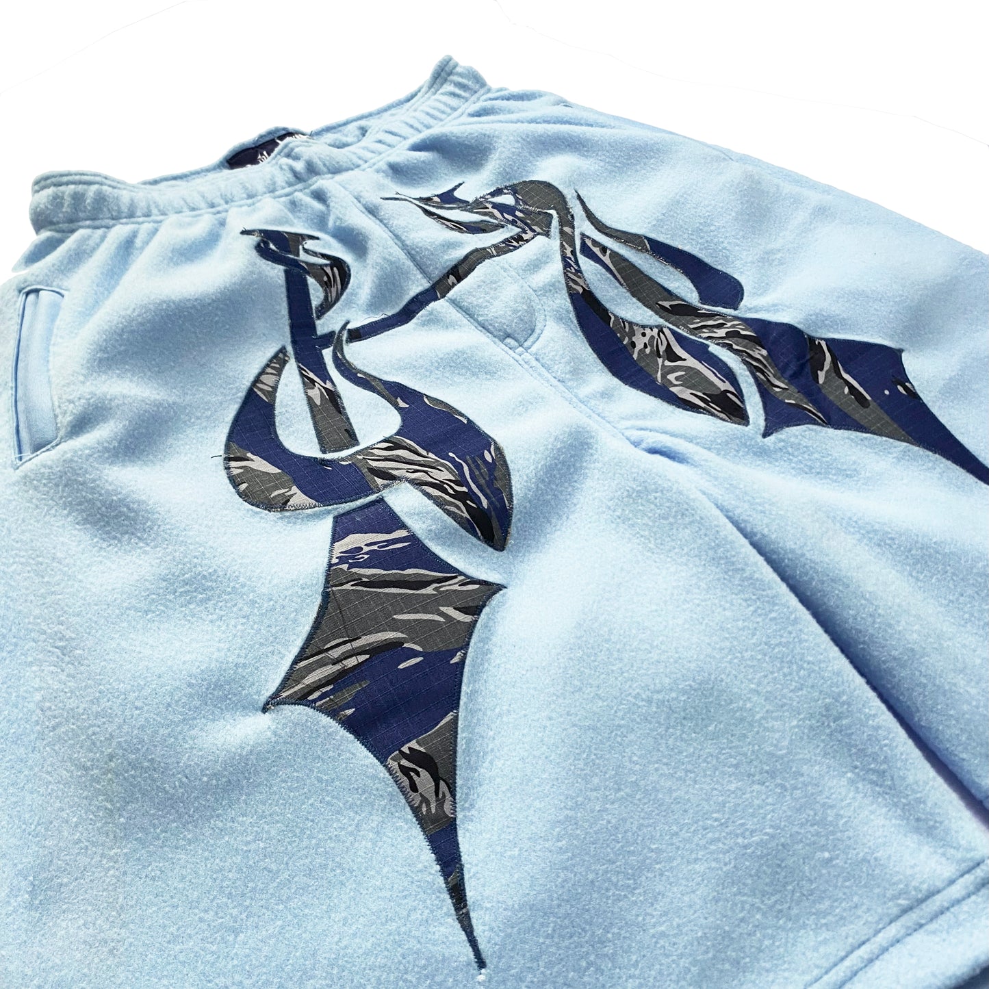 FUZZY SWEATSHORT - INFERNO CAMO